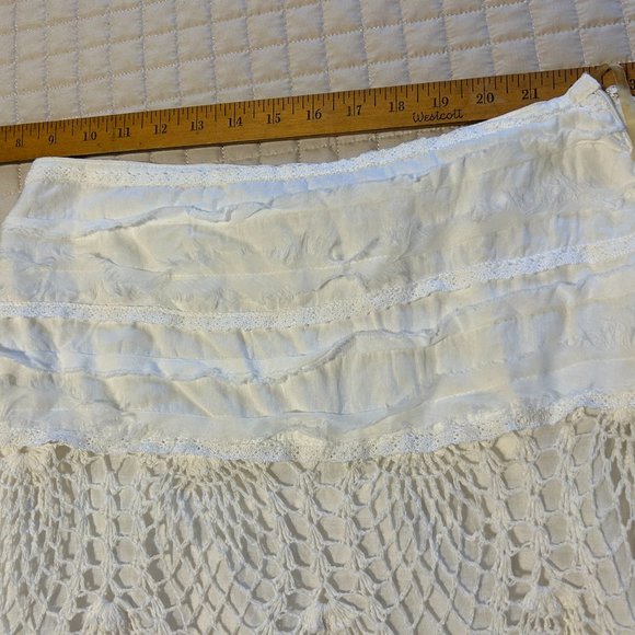 White crochet skirt - Picture 2 of 6